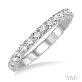 1 Ctw Round Cut Diamond Eternity Ring in 14K White Gold