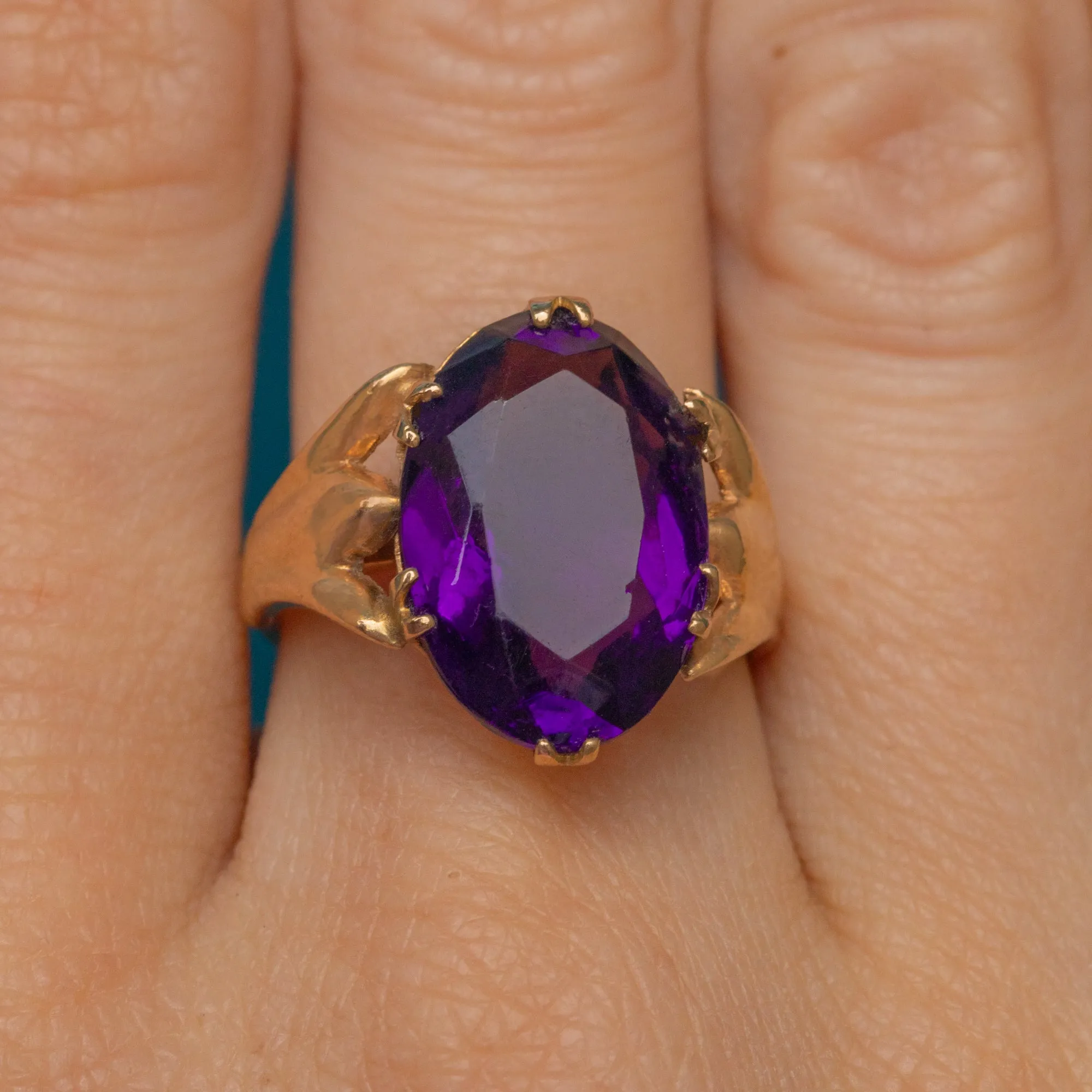 9ct Gold Amethyst Oval Ring, 5.60ct