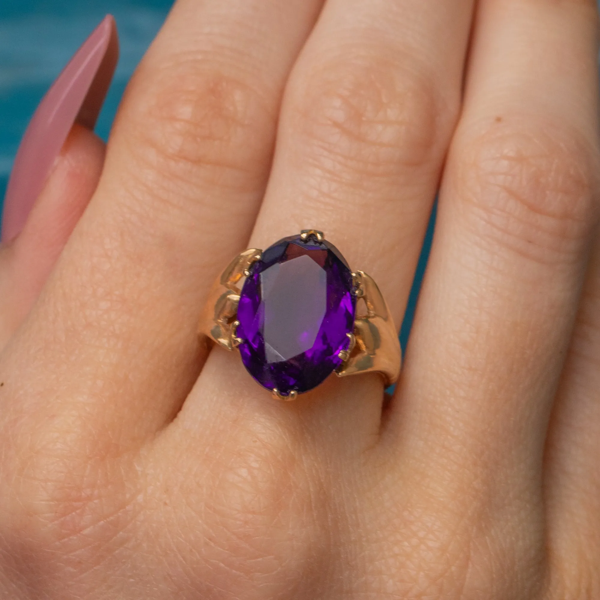 9ct Gold Amethyst Oval Ring, 5.60ct