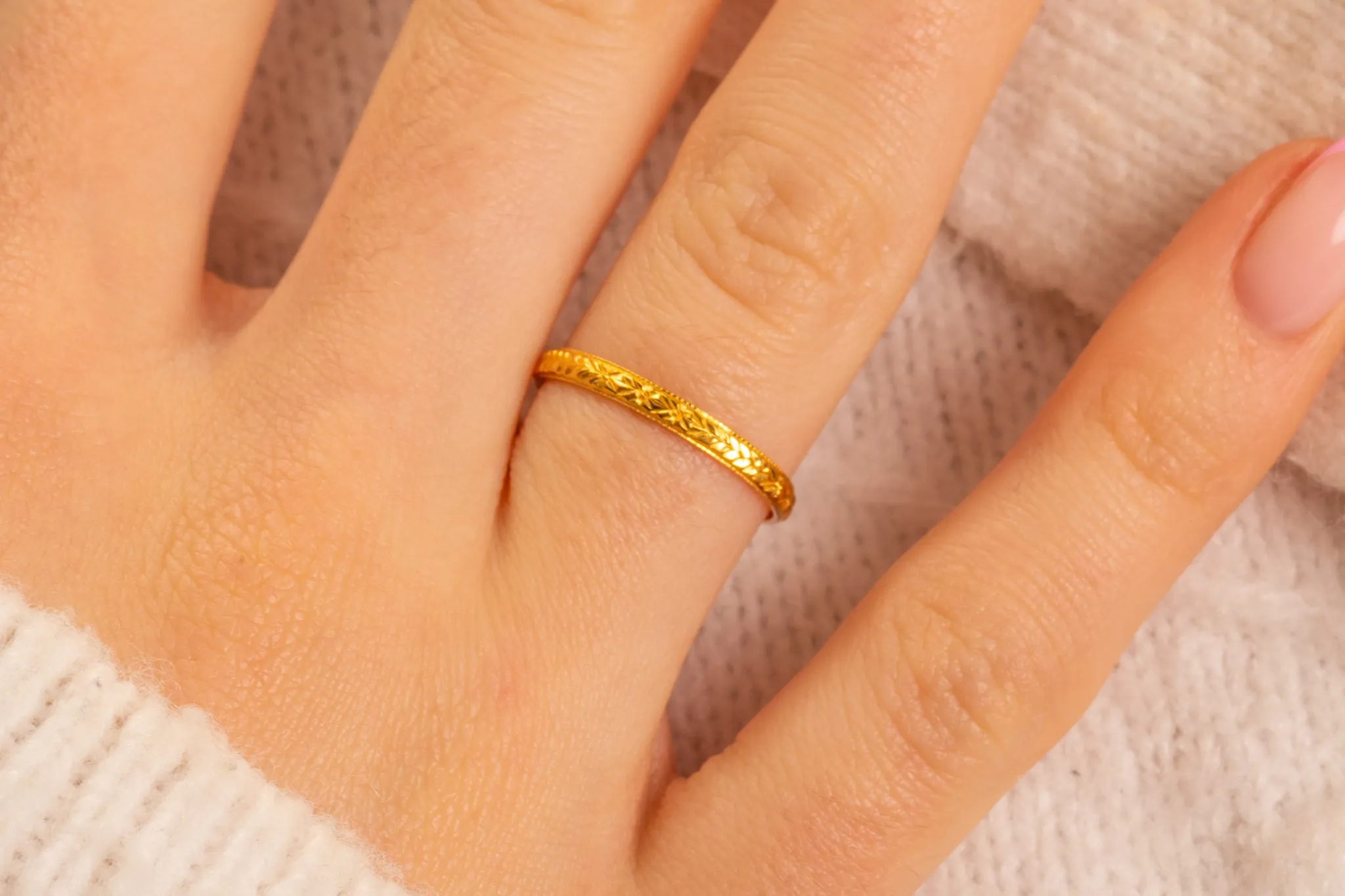 9ct Gold Engraved Orange Blossom Wedding Band