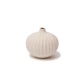 Bari Vase - Medium in Sand White Light Deep Line