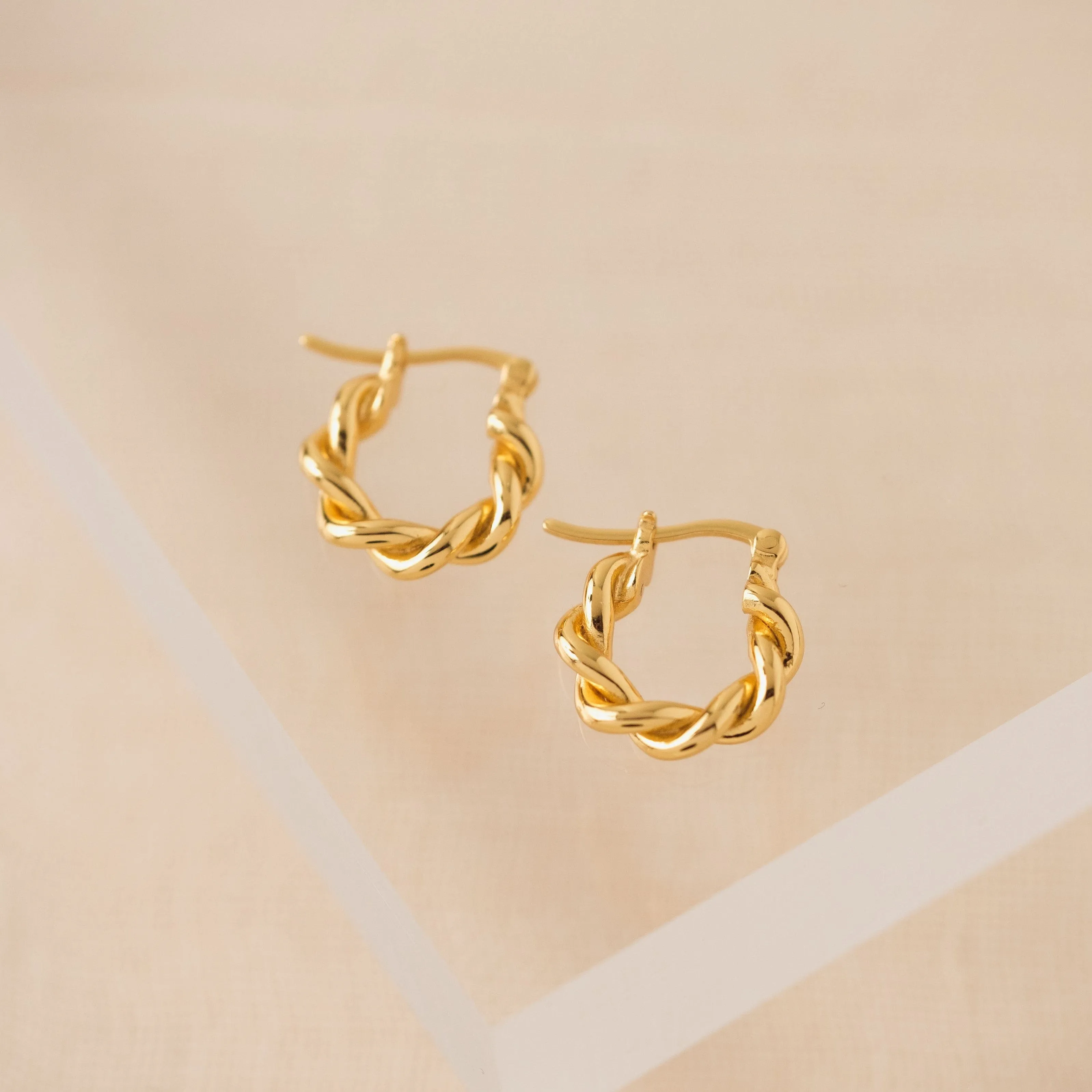 Twist Hinge Hoops Gold