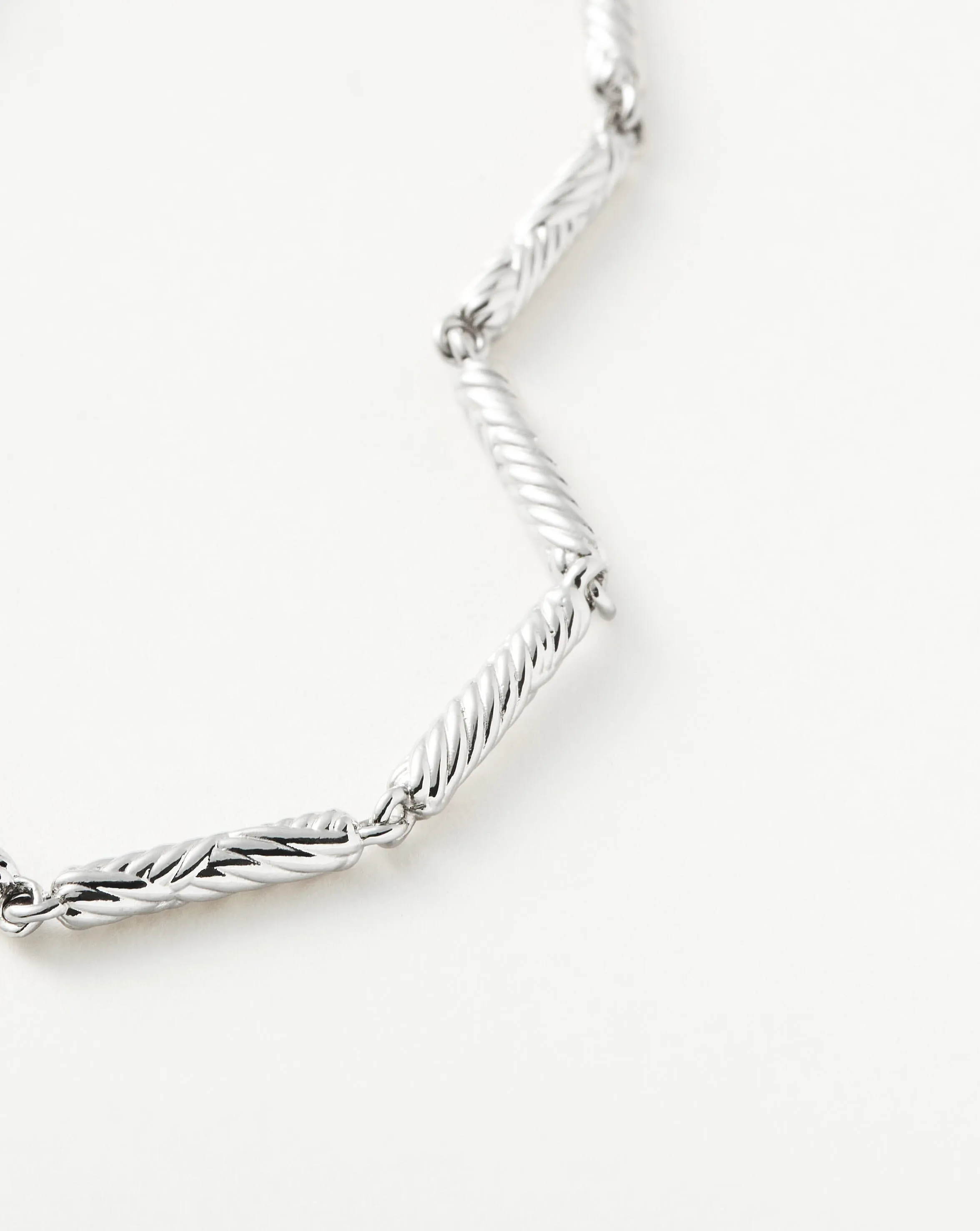 Wavy Ridge Chain Bracelet