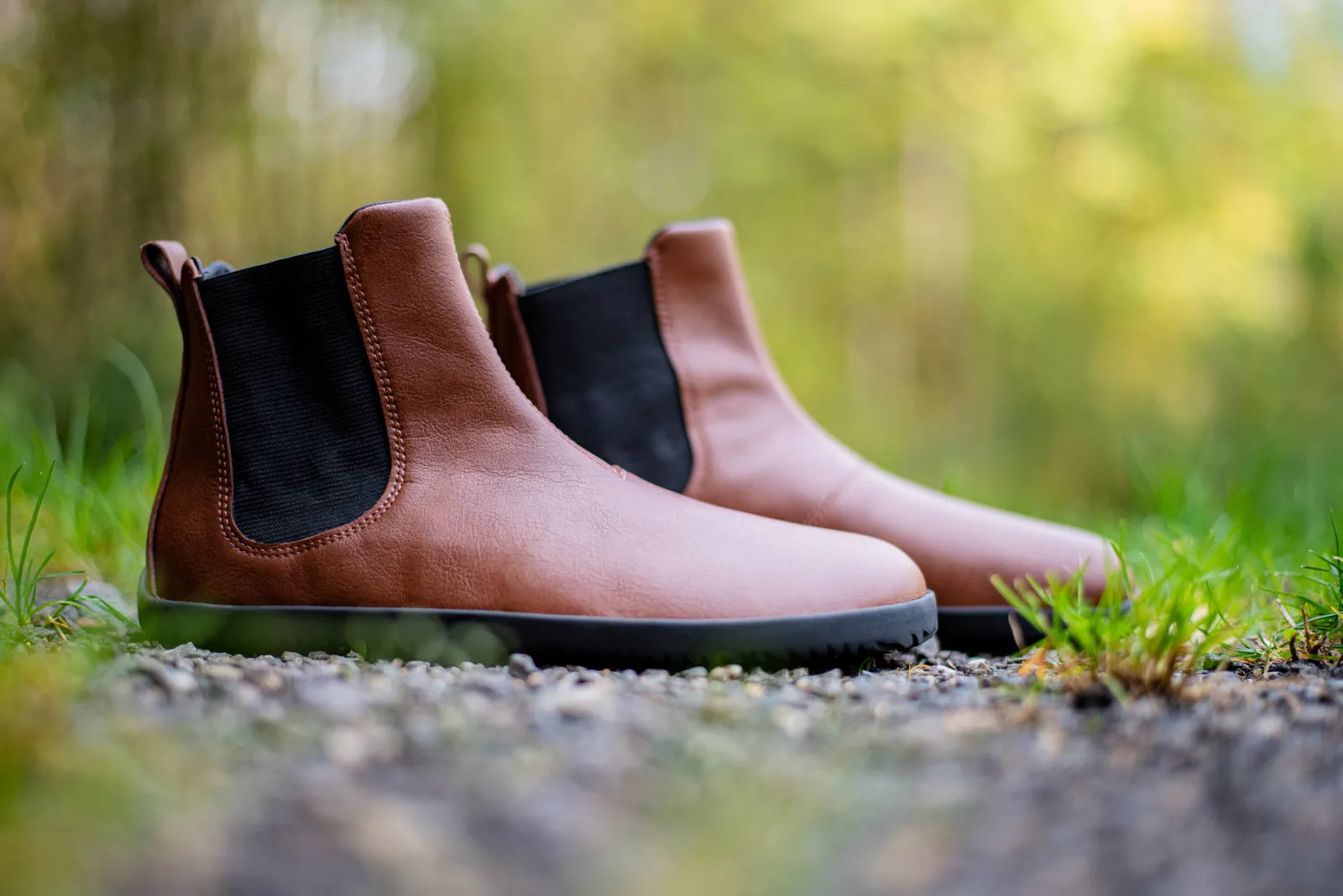 Women’s Chelsea barefoot brown boots